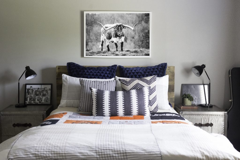 Easton-bedroom-longhorn-art