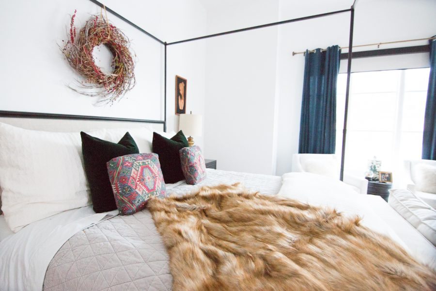 5-Easy-Christmas-Ideas-for-the-Bedroom