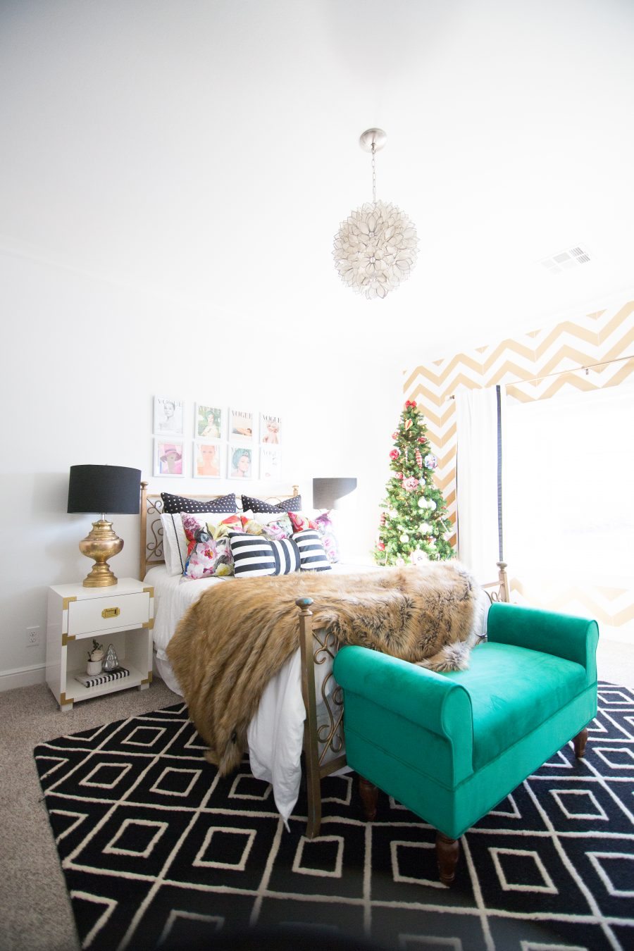 5-Easy-Christmas-Ideas-for-the-Bedroom