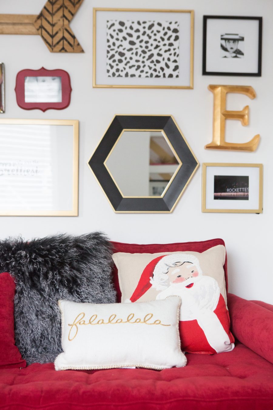 5-Easy-Christmas-Ideas-for-the-Bedroom