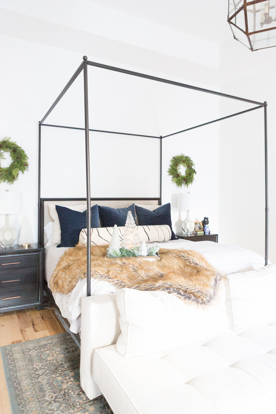 5-Easy-Christmas-Ideas-for-the-Bedroom