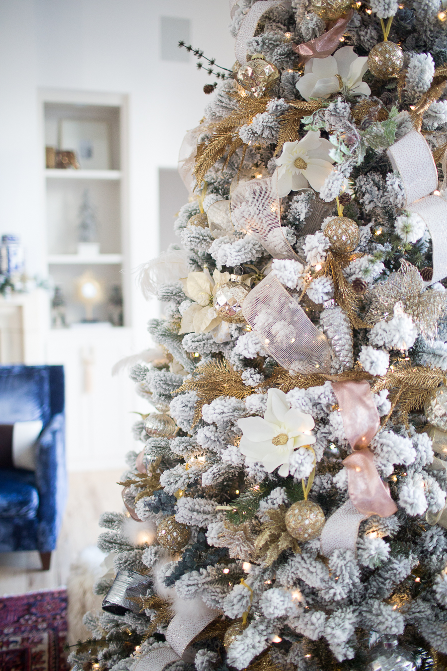 10 Tips for Budget Christmas Decorating | CC and Mike | Lifestyle and