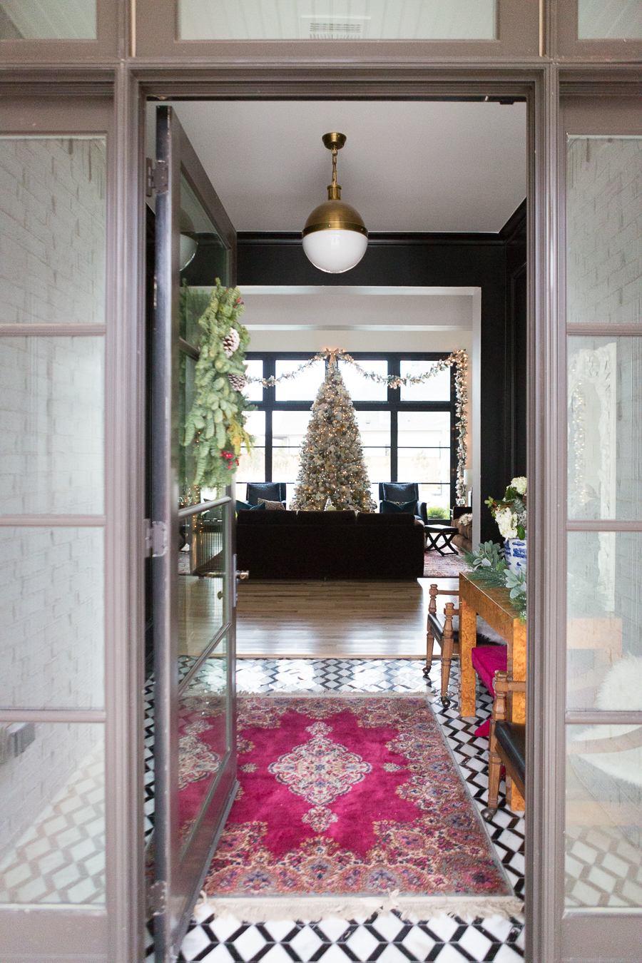 Modern-Electic-Christmas-Home-Tour-47