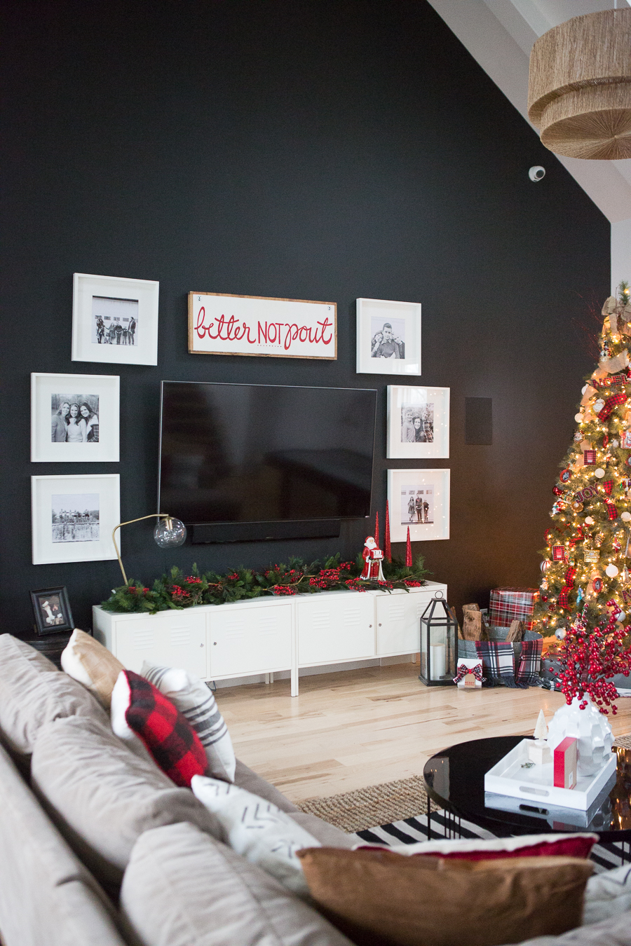 Modern-Electic-Christmas-Home-Tour-29