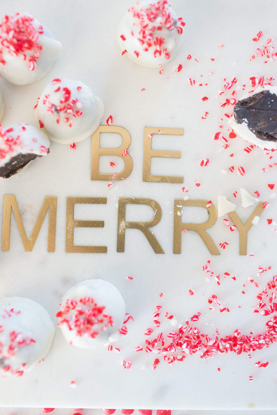 Peppermint-Oreo-Cake-Balls-Christmas-Dessert-1