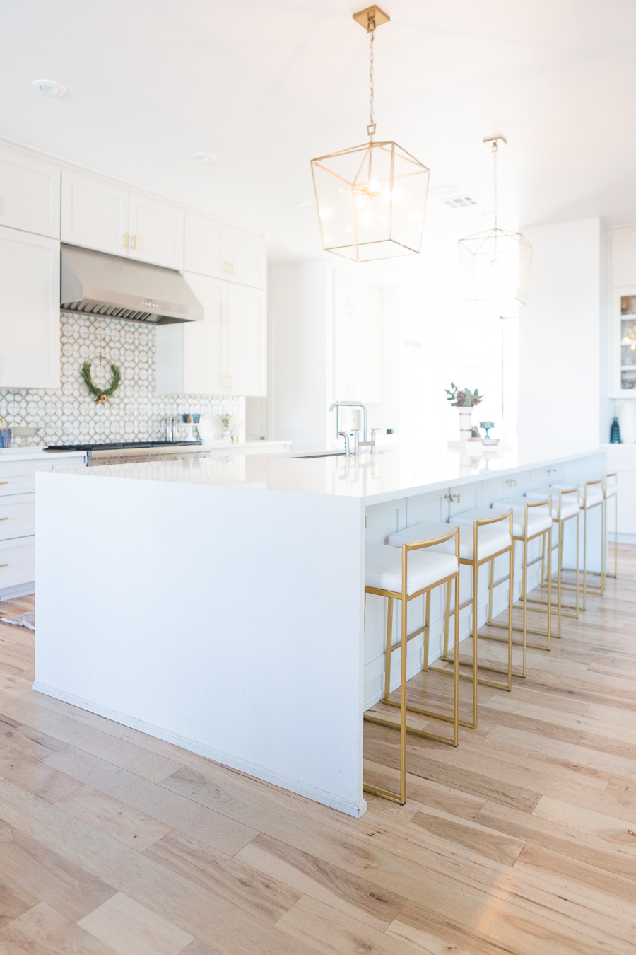 gold stools for kitchen island