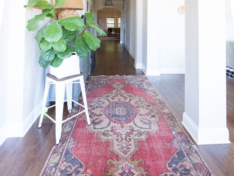10 Beautiful Faux Fiddle Leaf Fig Trees for Home Decor vintage kilim rug beautiful entryway
