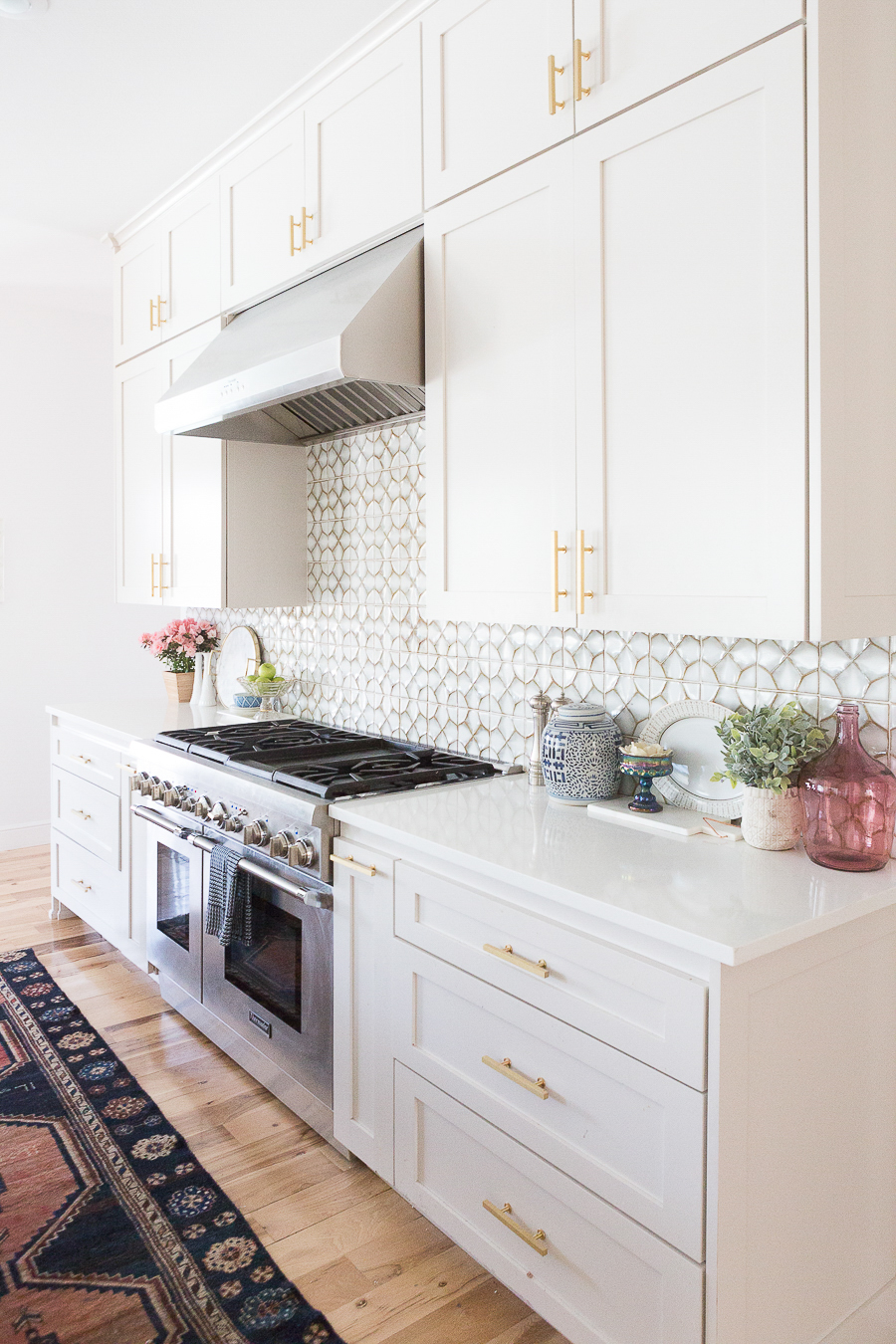 Affordable Ceramic Patterned Tile Backsplash affordable modern gold bar stools white kitchen with gold hardware design ideas patterned tile backsplash kitchen gold kitchen lantern lighting