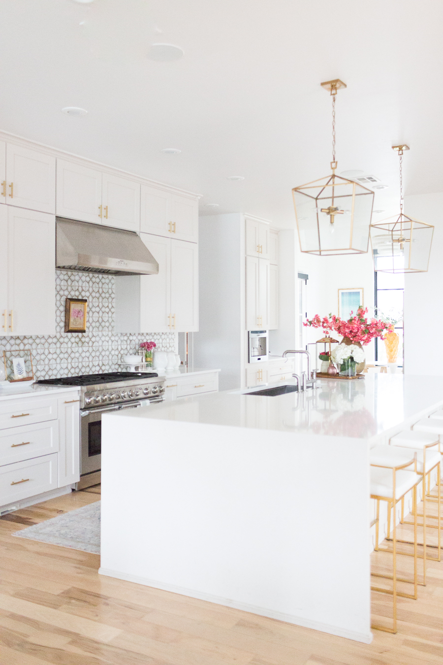 Drew Barrymore's “Anti-White” Kitchen Renovation Is Gorgeous