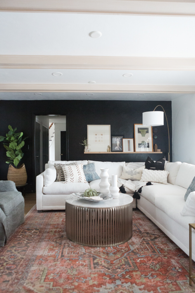 Simply White by Benjamin Moore Family Room